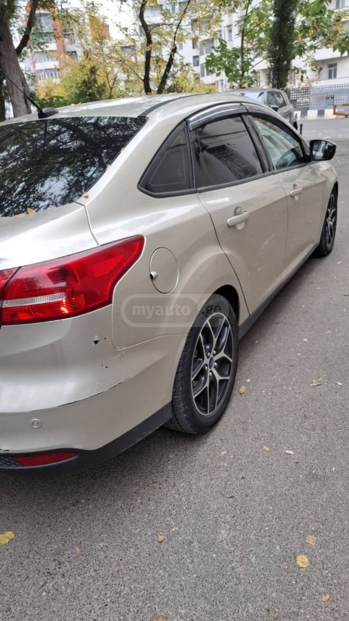 Ford Focus - фото 7