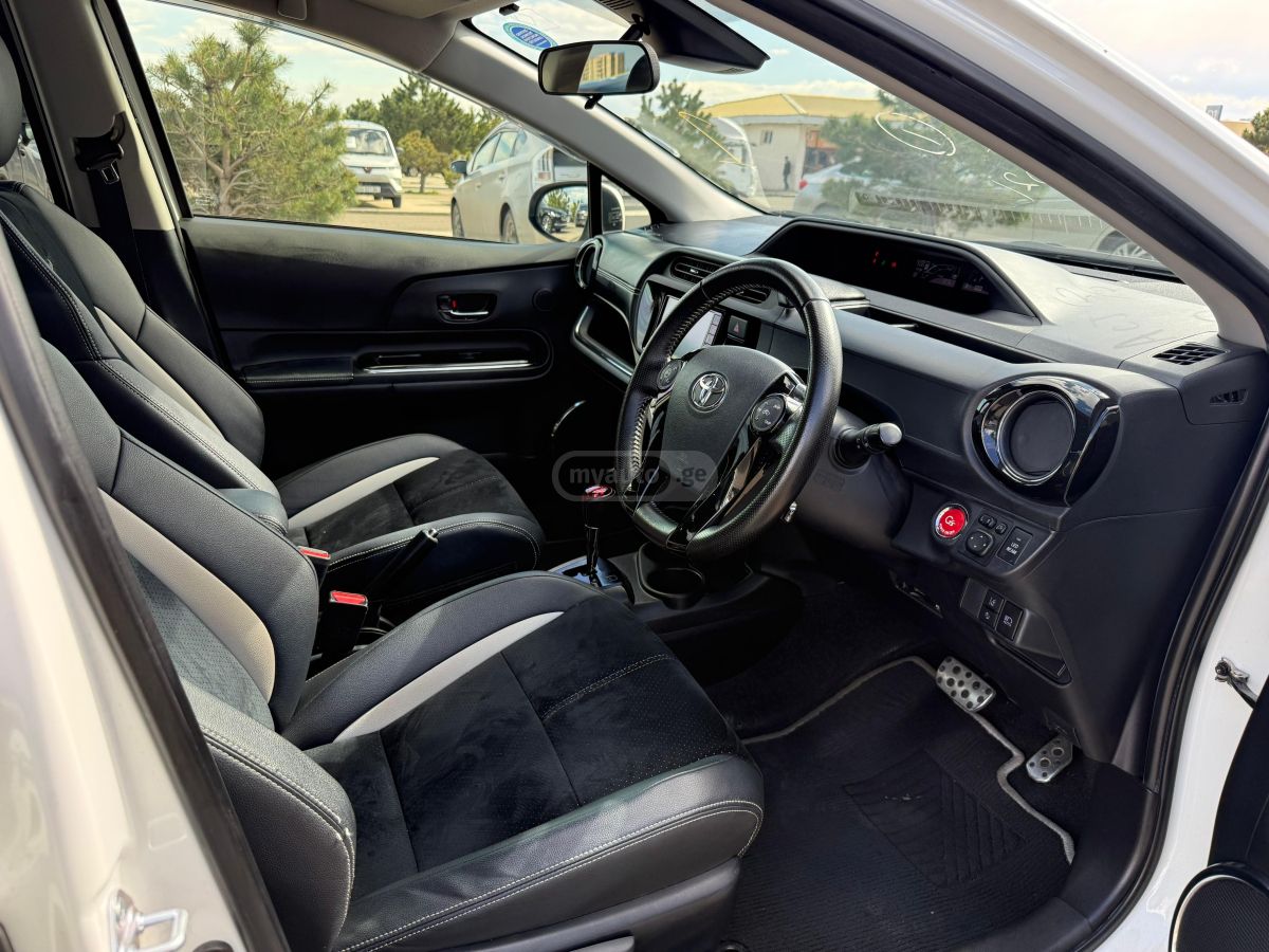 Toyota Aqua - фото 10