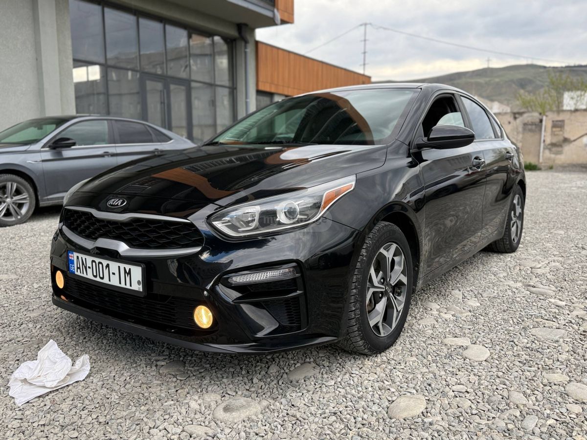 Kia Forte - фото 1