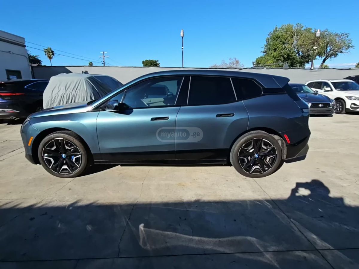 BMW IX - фото 2
