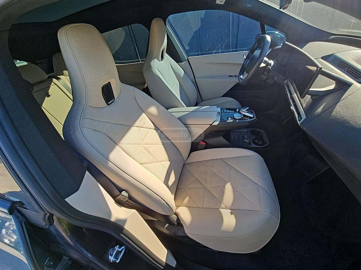 BMW IX - фото 7