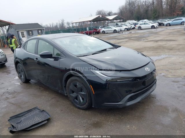 Toyota Prius - фото 1