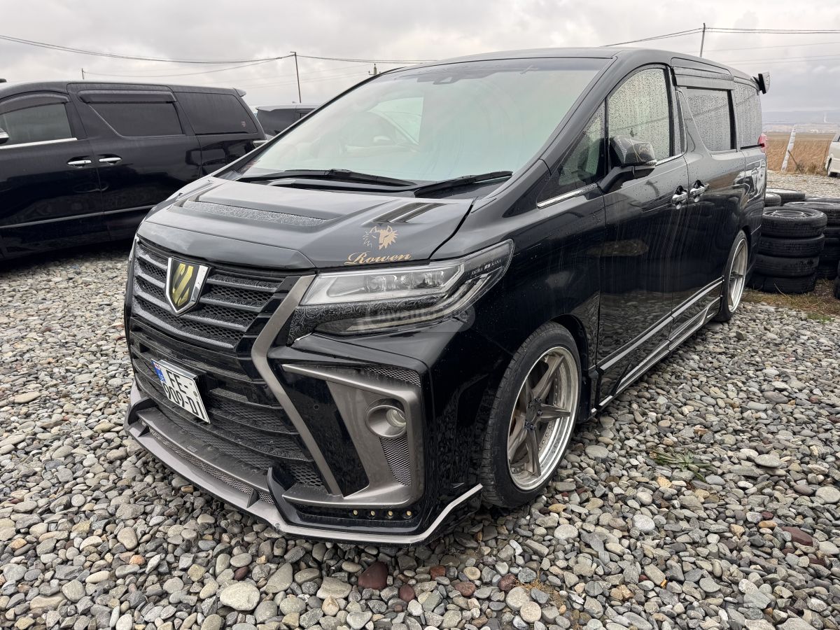 Toyota Alphard - фото 2