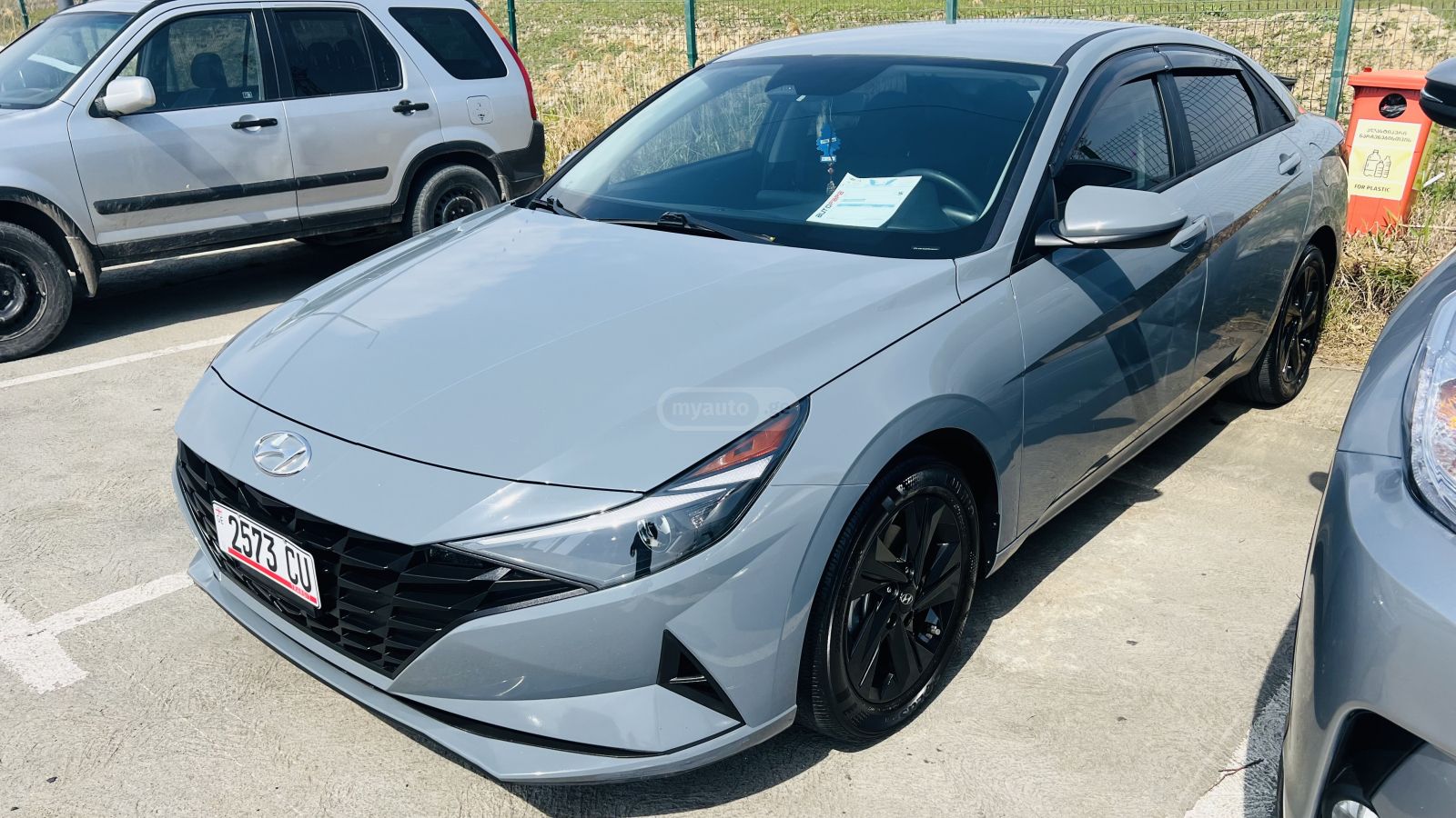 Hyundai Elantra - фото 1