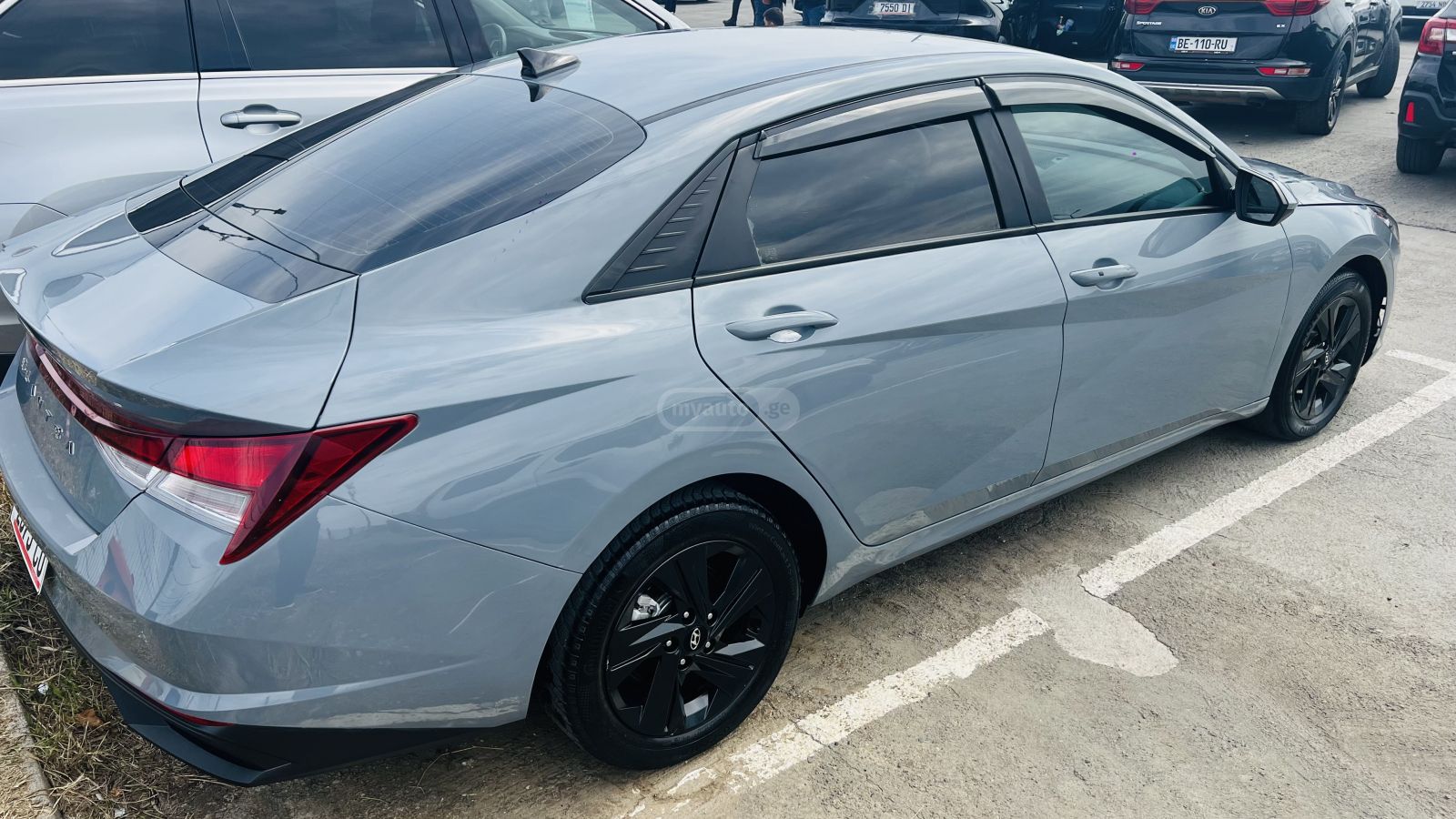 Hyundai Elantra - фото 4