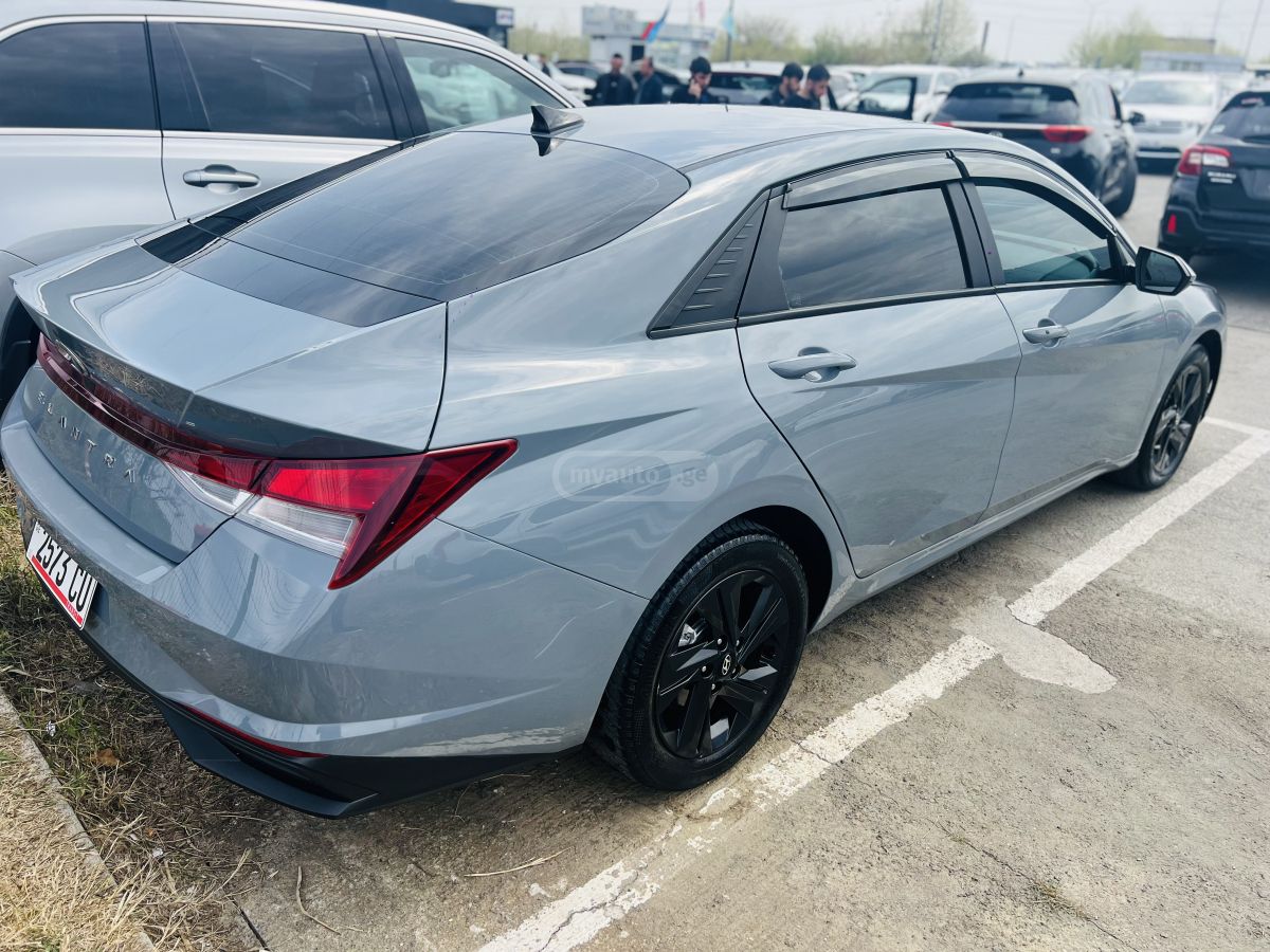Hyundai Elantra - фото 5
