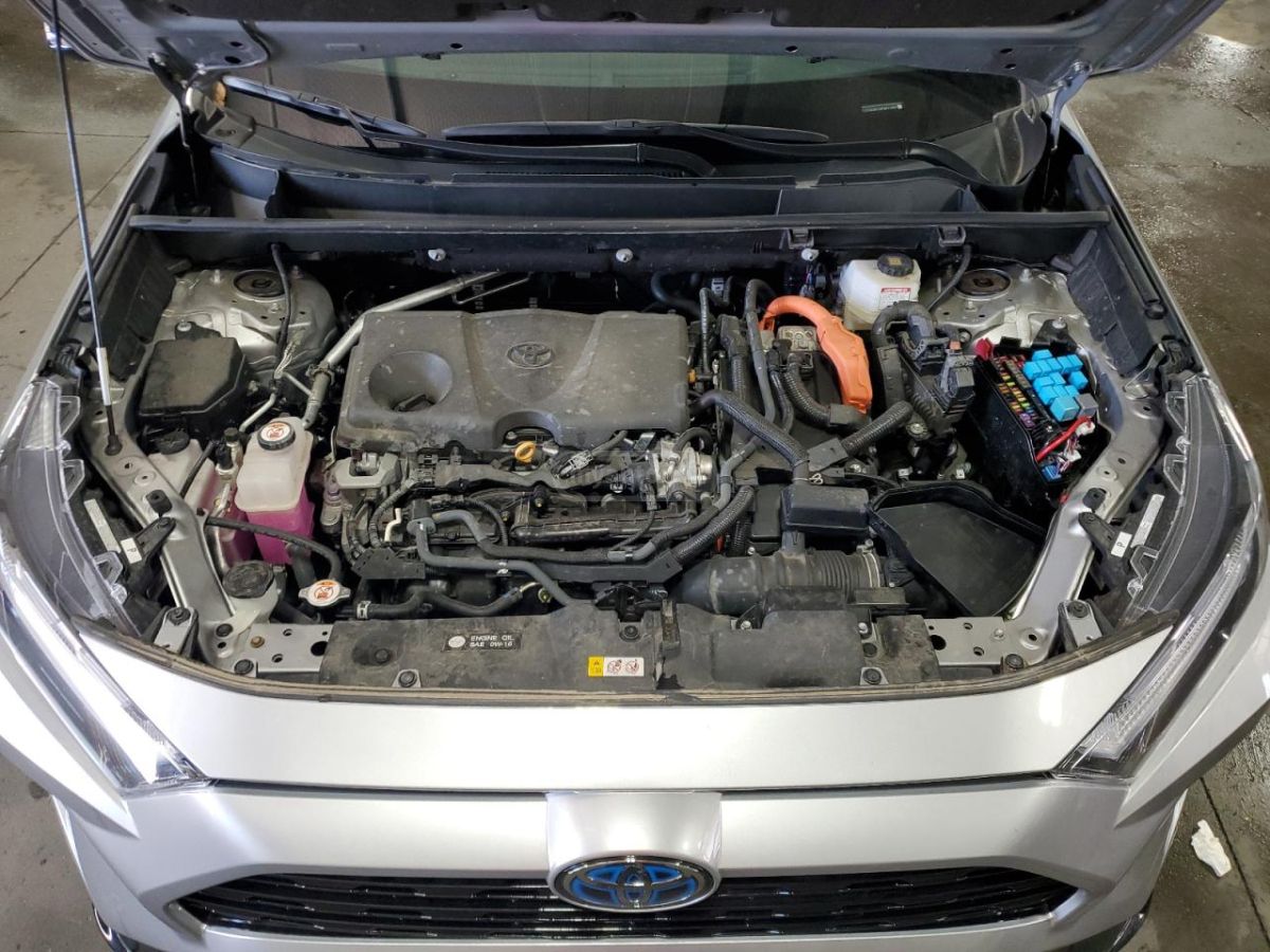 Toyota XSE 4dr All Wheel Drive CVT — миниатюра 10