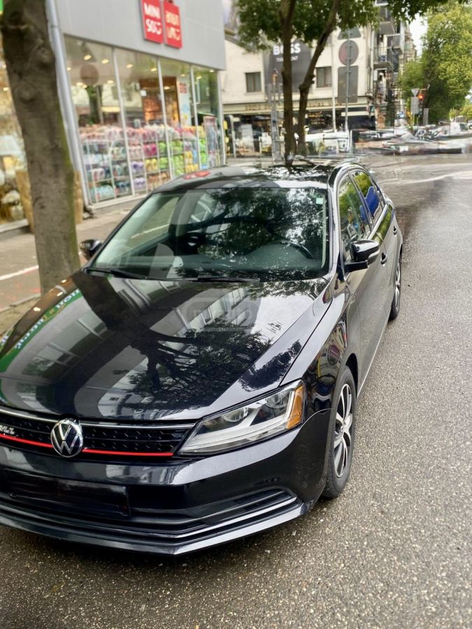 Volkswagen Jetta - фото 1