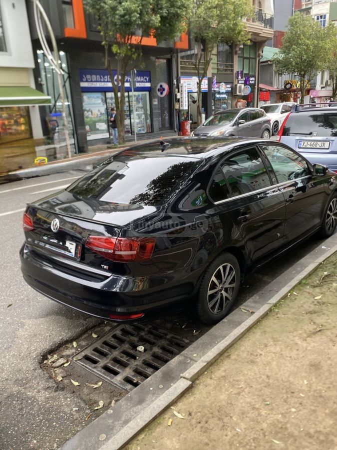 Volkswagen Jetta - фото 2