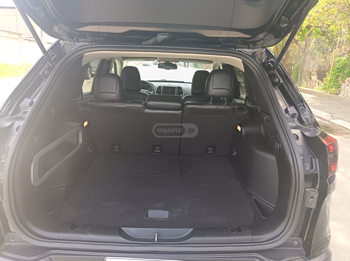 Jeep Cherokee - фото 7
