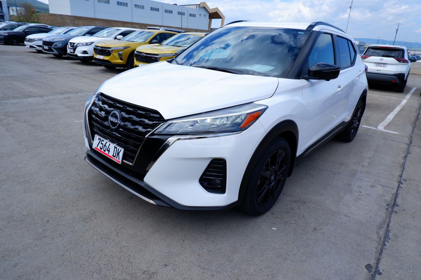 Nissan Kicks - фото 1