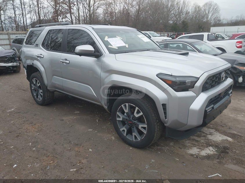 Toyota 4 Runner trd 2025 — миниатюра 1