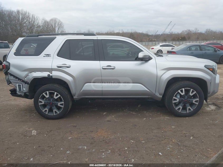 Toyota 4 Runner trd 2025 — миниатюра 14