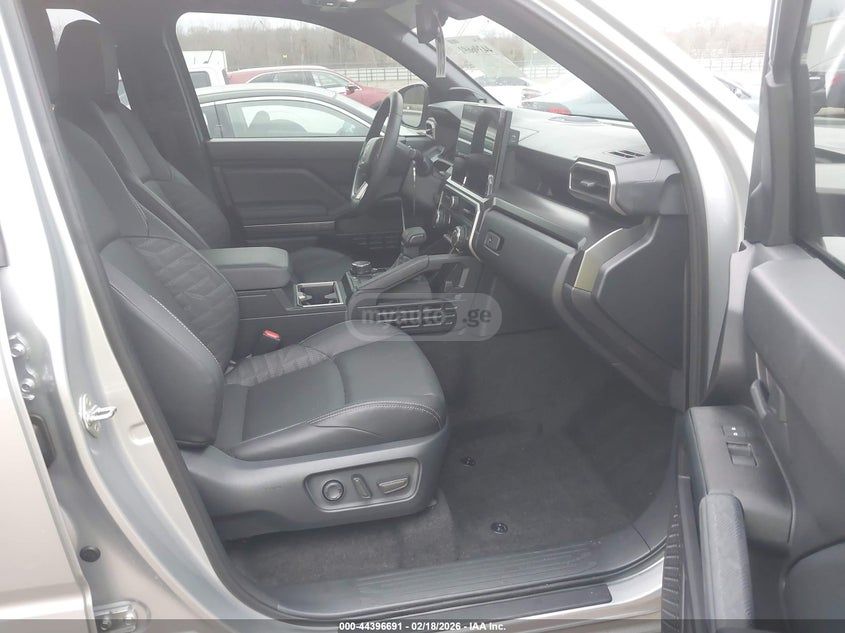 Toyota 4 Runner trd 2025 — миниатюра 5