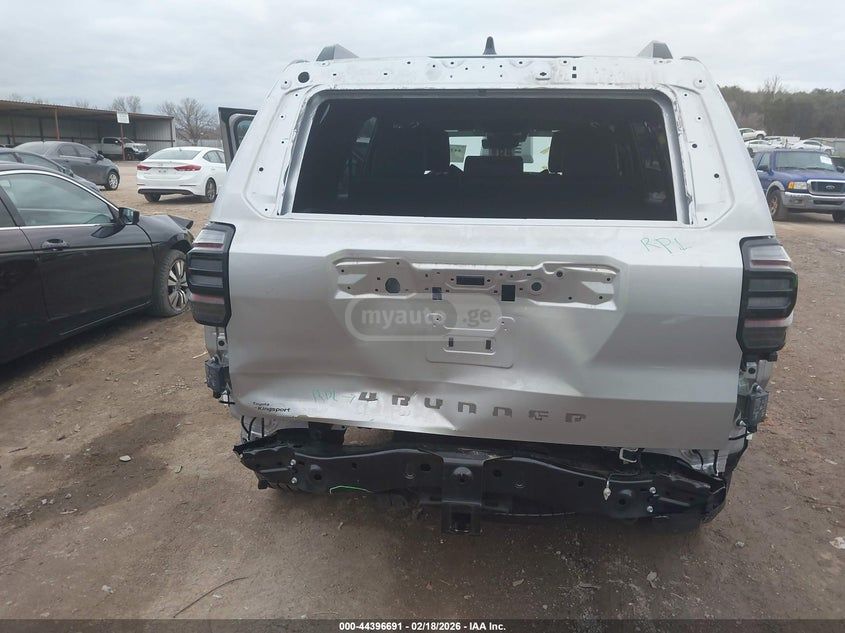 Toyota 4 Runner trd 2025 — миниатюра 6