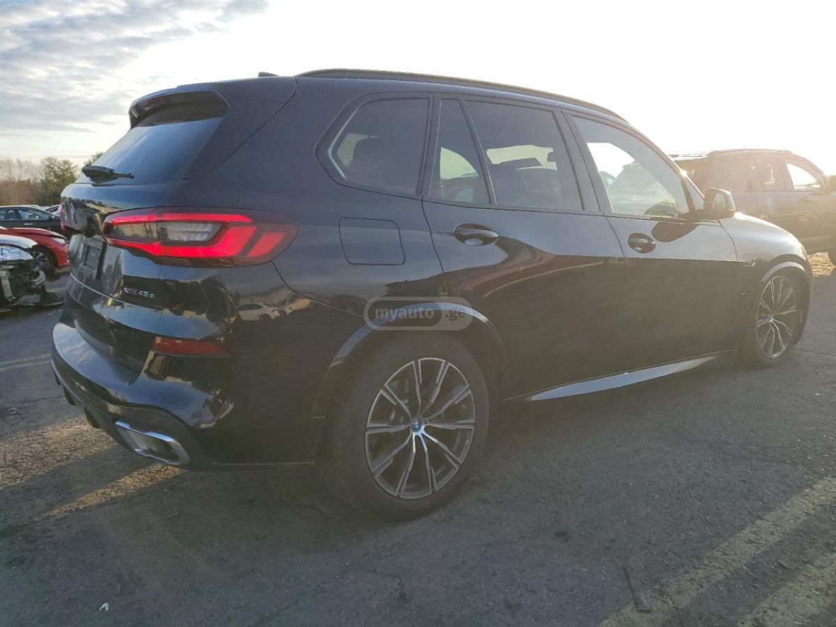 BMW X5 - фото 3
