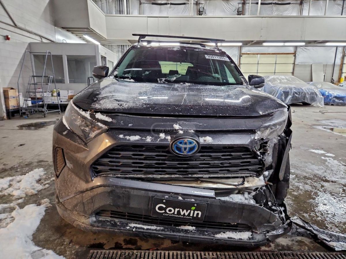 Toyota RAV 4 - фото 3