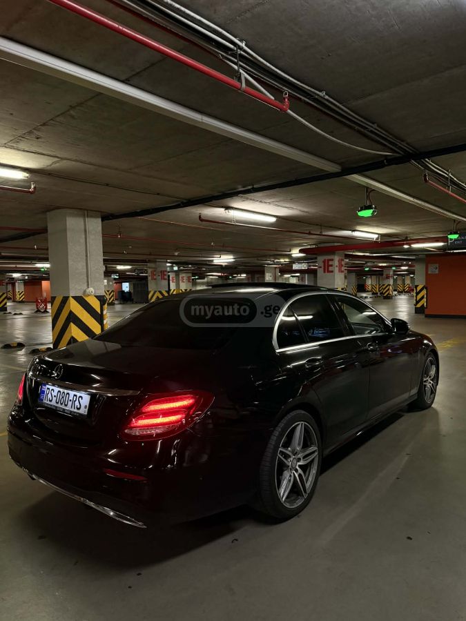 Mercedes-Benz E 220 - фото 12