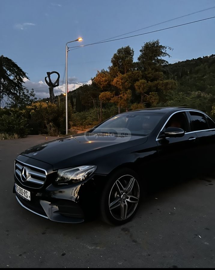 Mercedes-Benz E 220 - фото 3