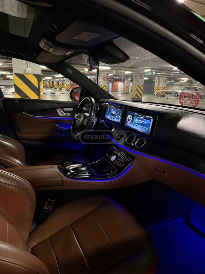 Mercedes-Benz E 220 - фото 9