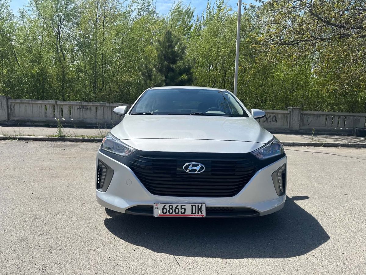 Hyundai Ioniq - фото 1