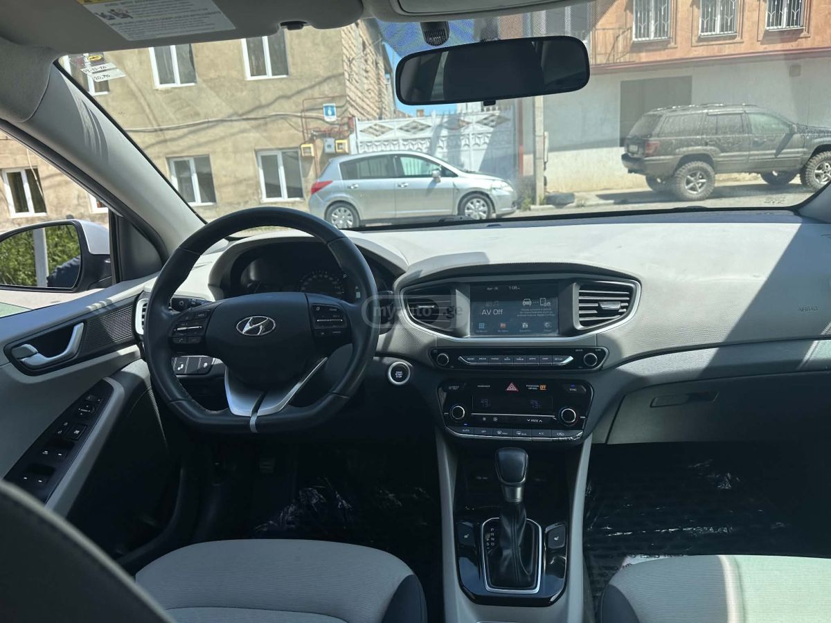 Hyundai Ioniq - фото 2