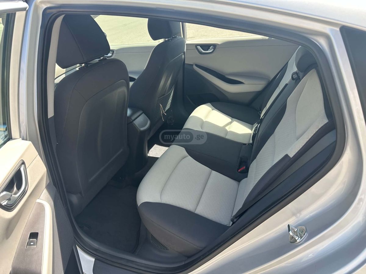 Hyundai Ioniq - фото 3