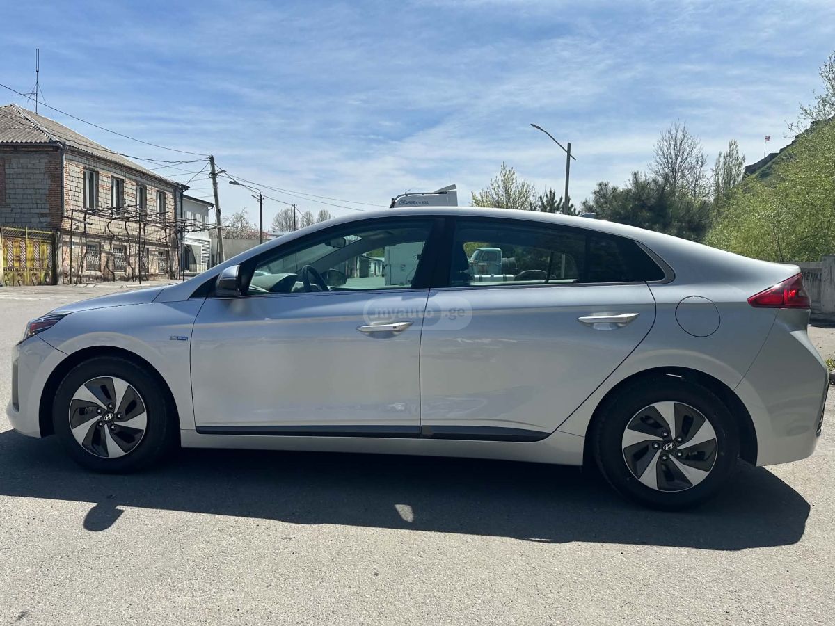 Hyundai Ioniq - фото 9