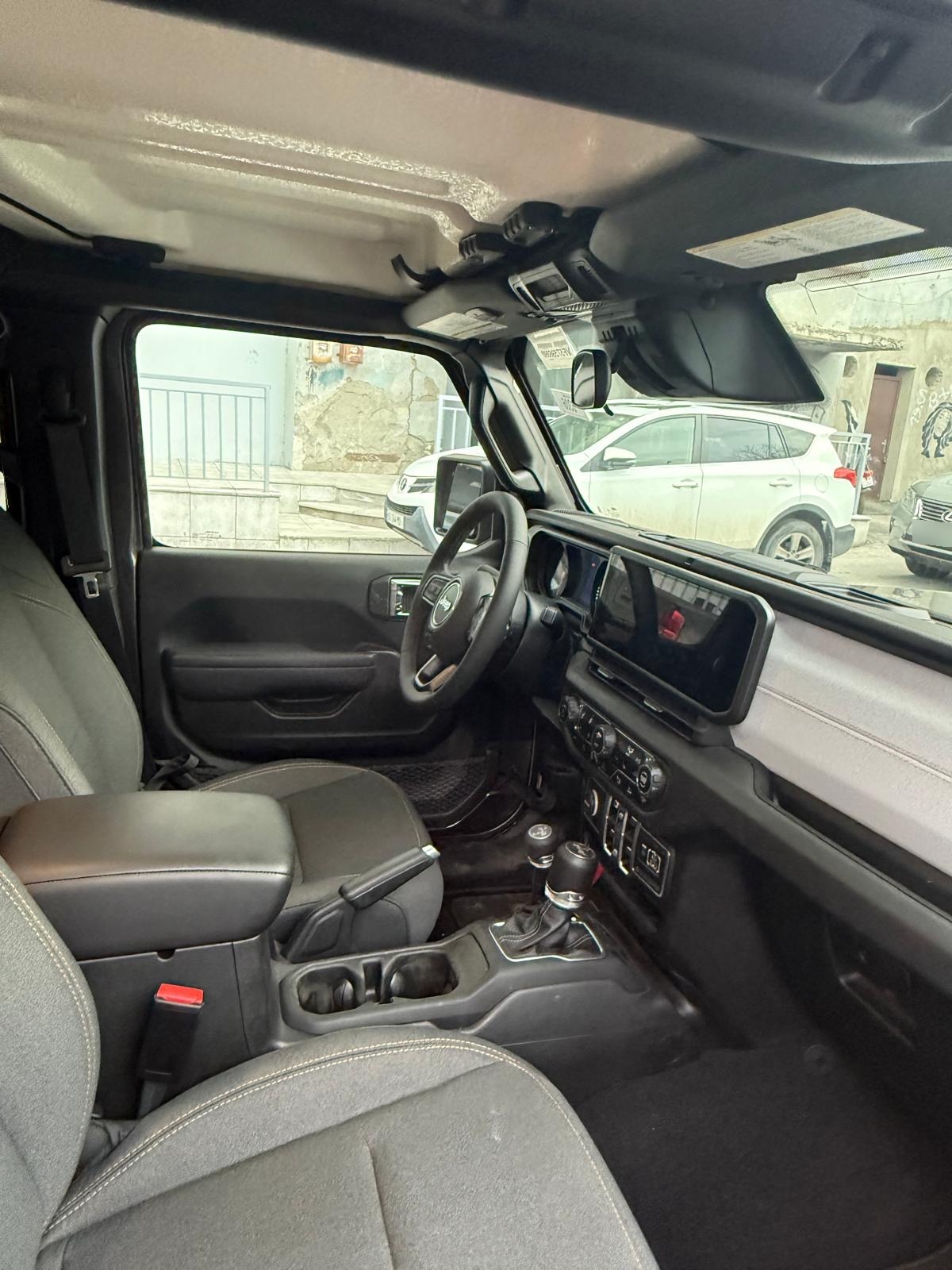 Jeep Wrangler - фото 7