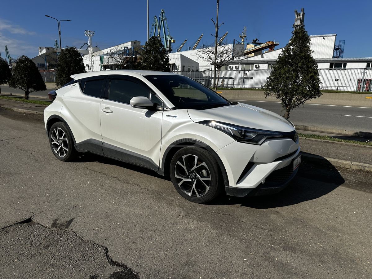Toyota CHR - фото 1
