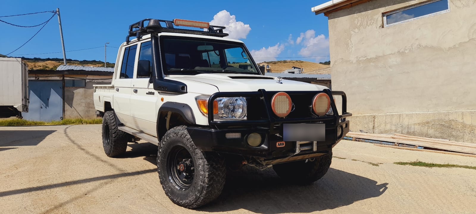 Toyota Land Cruiser - фото 1