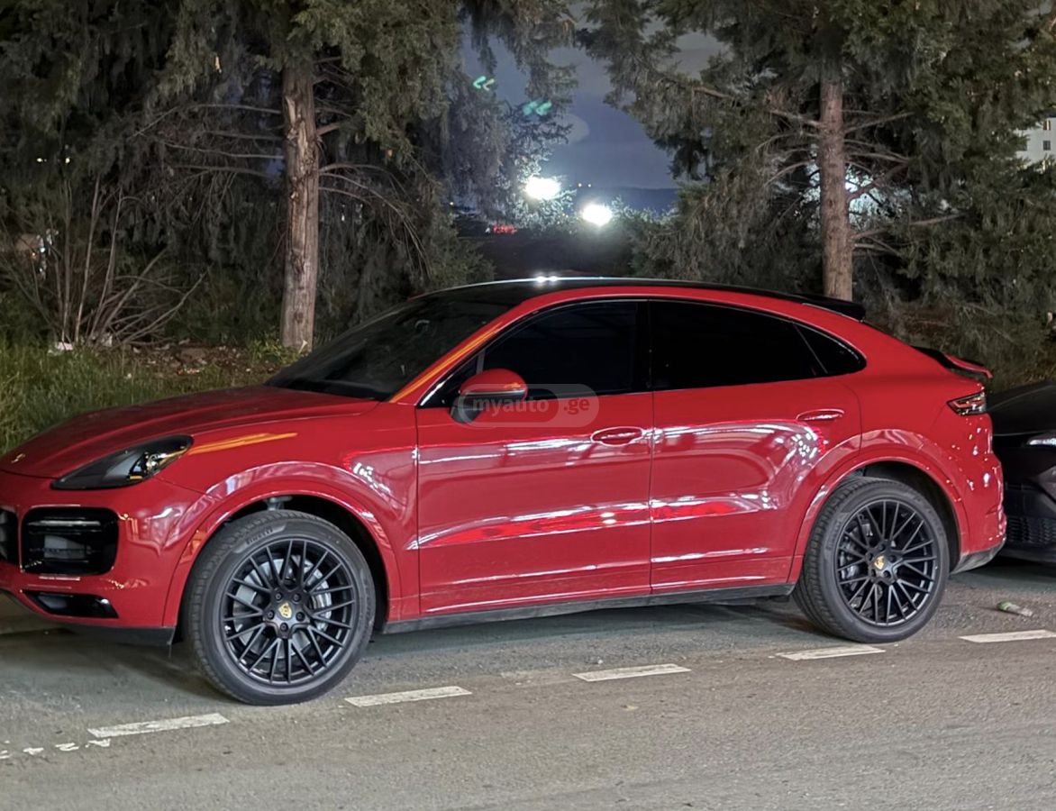 نمای دیگر Porsche 2022
