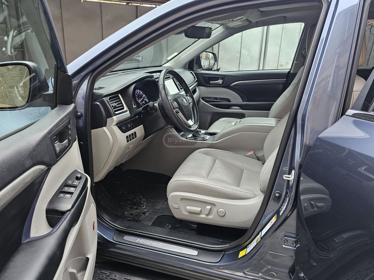 Toyota Highlander - фото 4