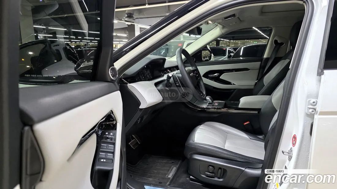 Land Rover Range Rover Evoque 2025 — миниатюра 8