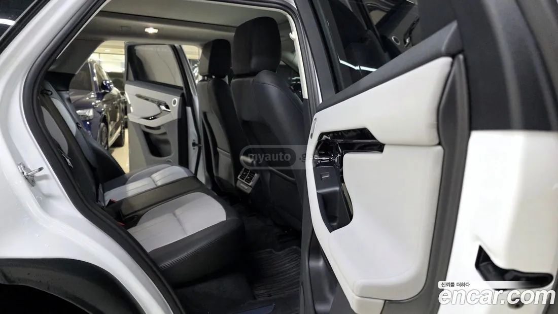 Land Rover Range Rover Evoque 2025 — миниатюра 9