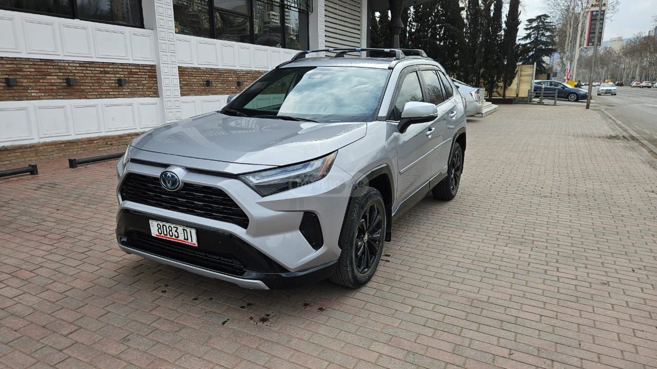 Toyota SE 4dr All-Wheel Drive CVT — миниатюра 11