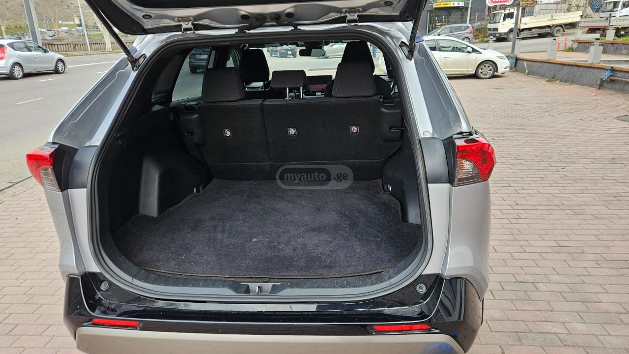 Toyota SE 4dr All-Wheel Drive CVT — миниатюра 6