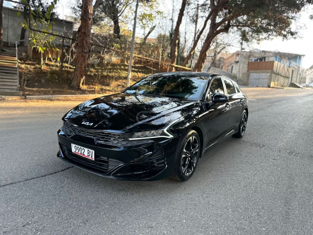 Kia K5 - фото 1