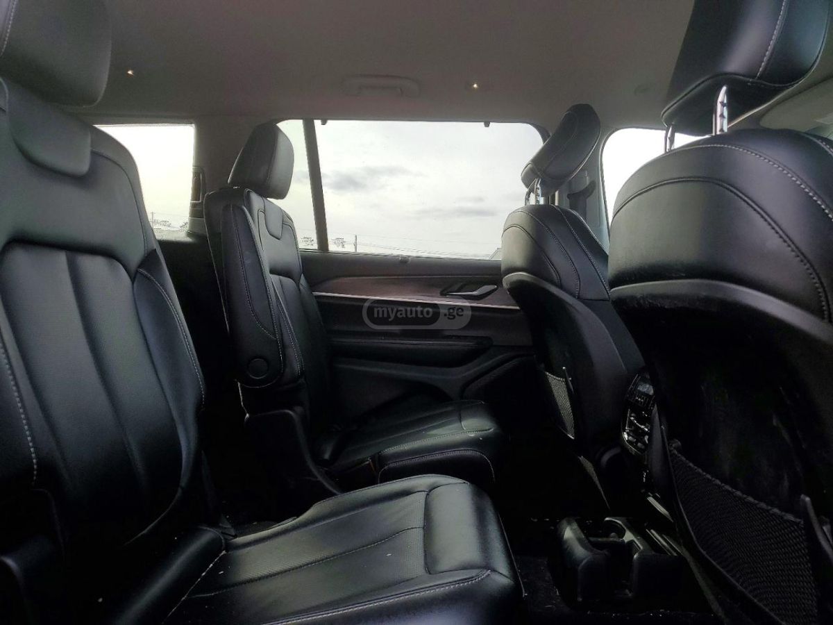 Jeep Grand Cherokee - фото 11