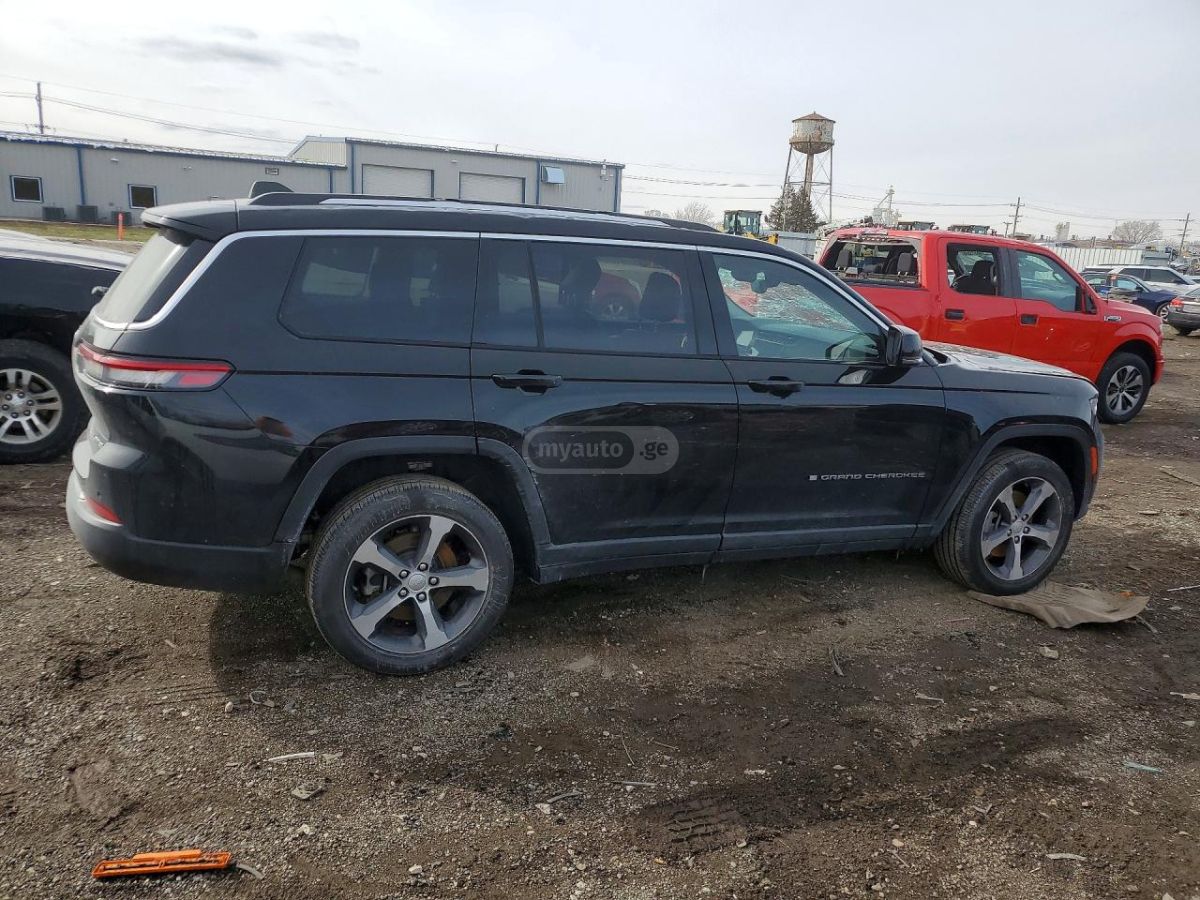 Jeep Grand Cherokee - фото 3