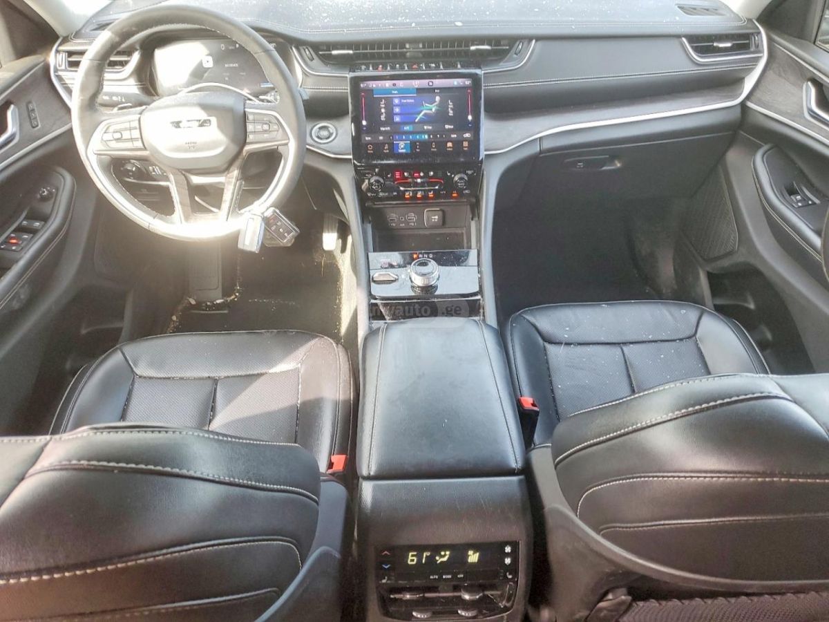 Jeep Grand Cherokee - фото 8