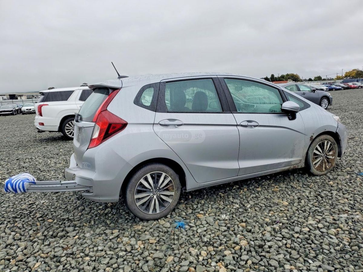 Honda FIT - фото 3