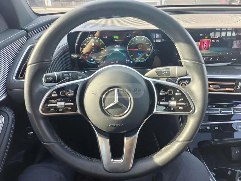 Mercedes-Benz EQC 2021 — миниатюра 9