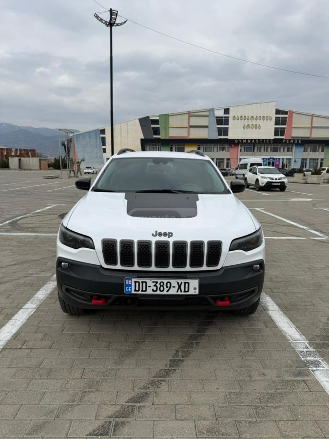 Jeep Cherokee - фото 1