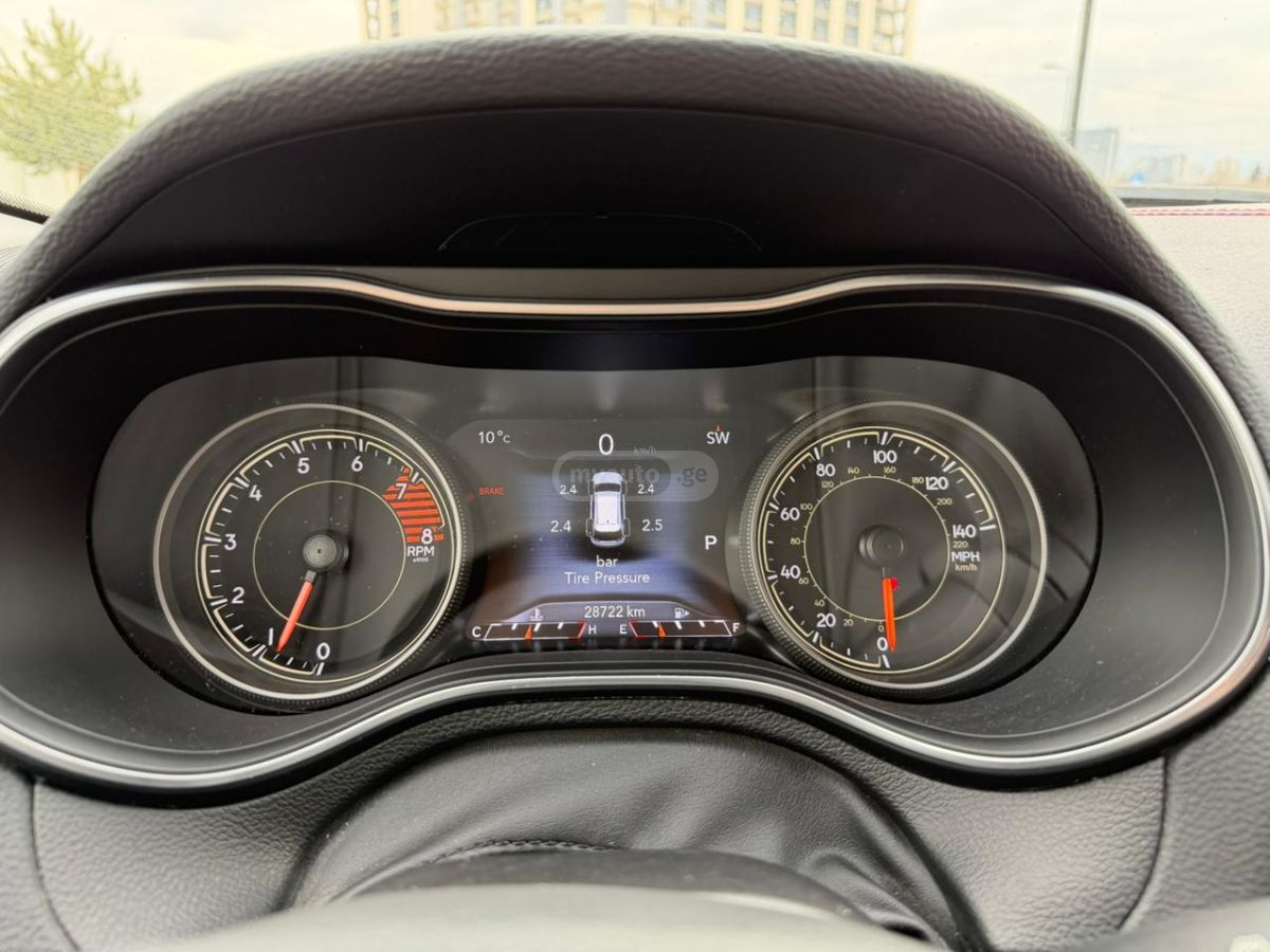 Jeep Trailhawk 4dr 4x4 Automatic — миниатюра 9