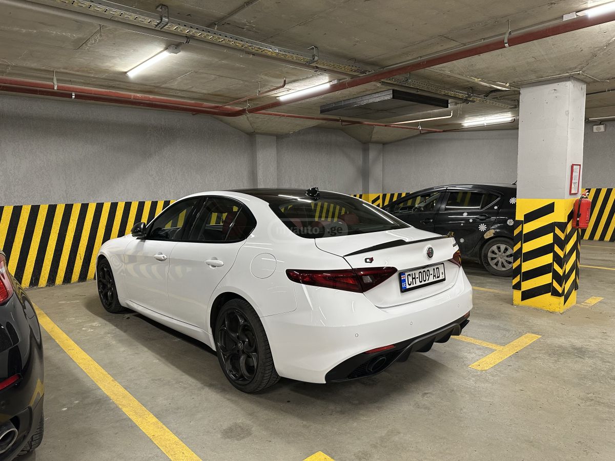 Alfa Romeo Giulia - фото 14