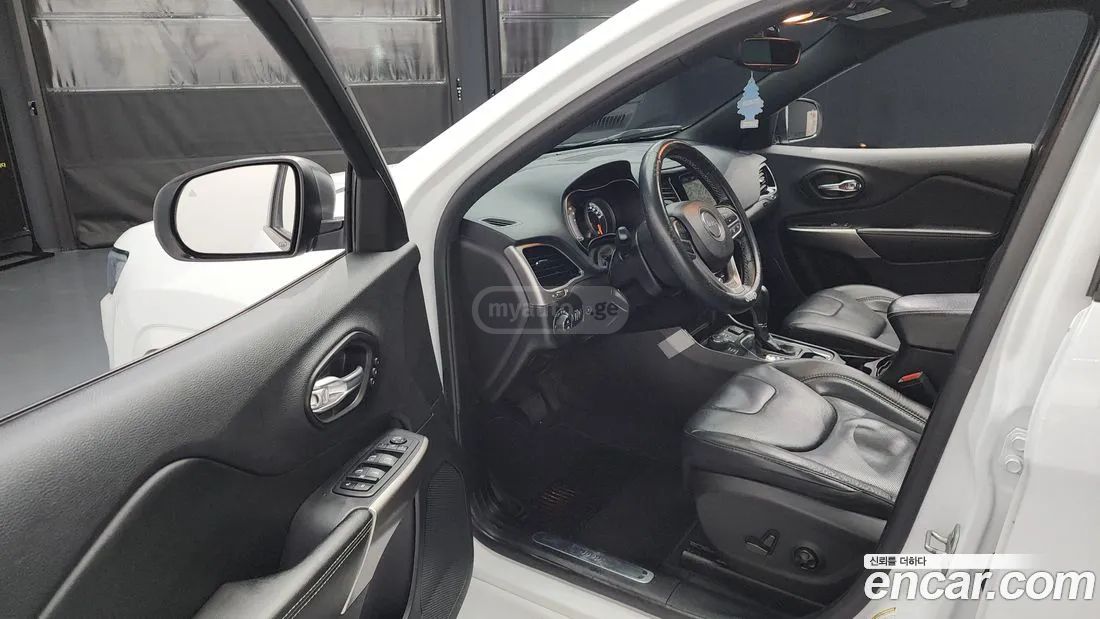 Jeep Cherokee - фото 10