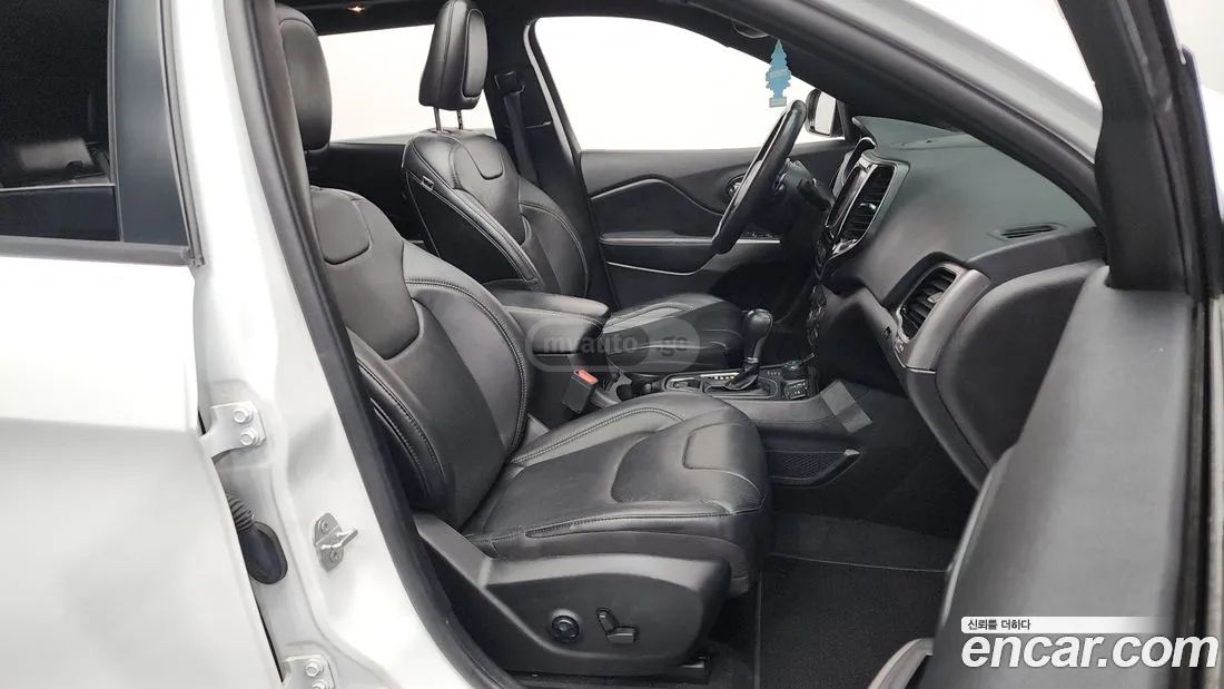 Jeep Cherokee - фото 11