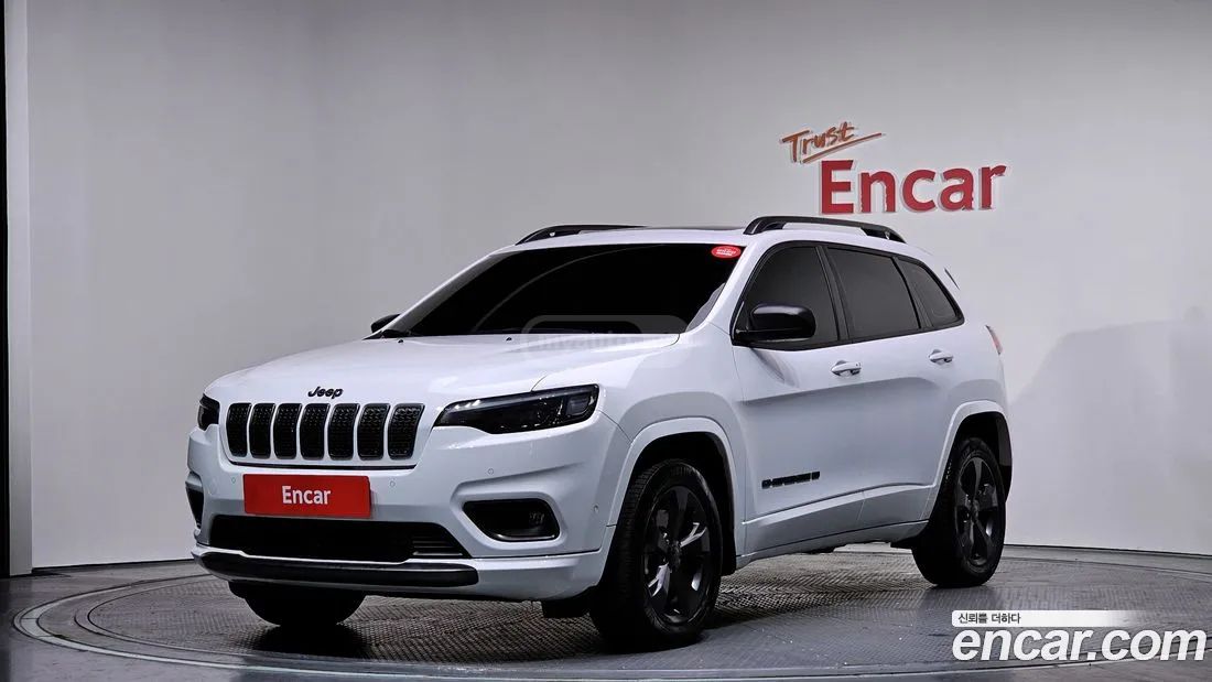 Jeep Cherokee - фото 1