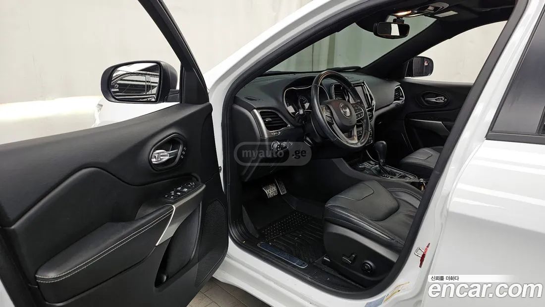 Jeep Cherokee - фото 10